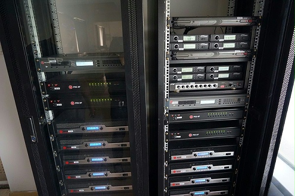 数字功放和模拟功放有什么区别，音质哪个好