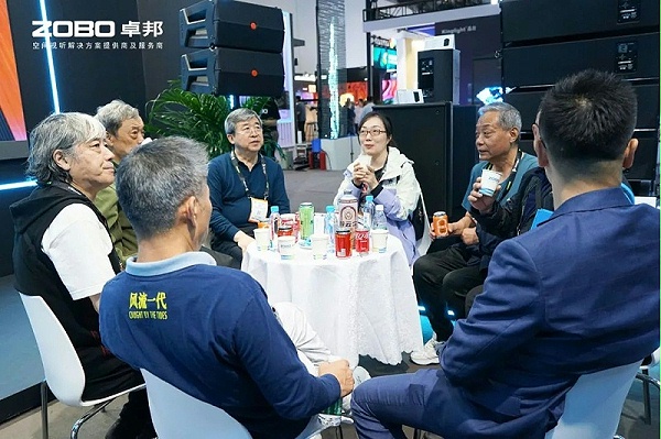 4直击展会首日盛况丨ZOBO卓邦2025北京InfoComm展