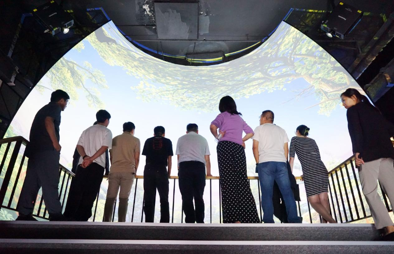 10走访考察新会员，小组技术交流共谋发展丨ZOBO卓邦董事长张新峰以北京声光视讯行业协会会长身份走访交流